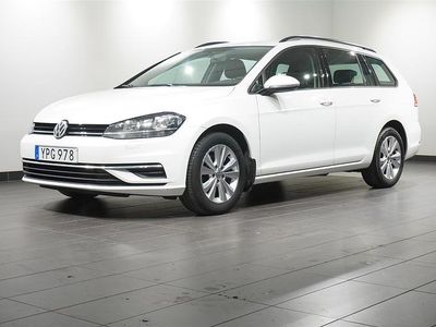 Vit Begagnad 2017 VW Golf VII Kombi | 134 900 kr (Lite dyr)