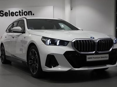 Vit Begagnad 2024 BMW 530e Shadowline Kombi | 559 000 kr (Superpris)
