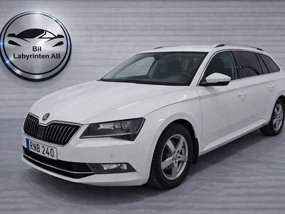 Begagnad Skoda Superb Business Line 190 HK (139 kW) 2018 Vit Kombi
