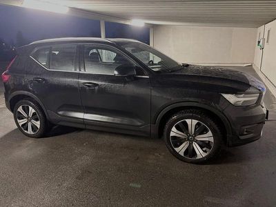 Svart Begagnad 2021 Volvo XC40 SUV | 299 000 kr (Lite dyr)
