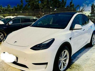 begagnad Tesla Model Y Standard Range