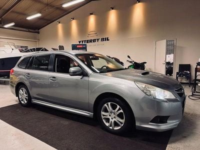 Begagnad Subaru Legacy 150 HK (110 kW) 2010 Silver Kombi