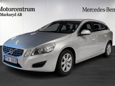 Ljusgrå Begagnad 2012 Volvo V60 Momentum Kombi | 95 000 kr (Marknadspris)