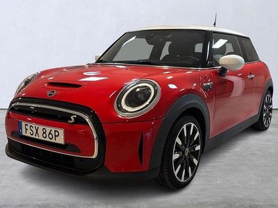 Röd Begagnad 2021 Mini Cooper SE Halvkombi | 204 900 kr (Marknadspris)