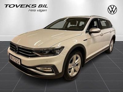 Glacier white metallic Begagnad 2023 VW Passat Alltrack Kombi | 349 000 kr (Marknadspris)