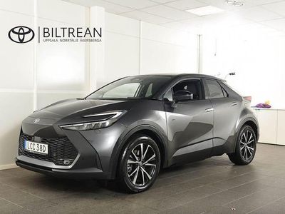 Mörkgrå (grå metallic) Begagnad 2024 Toyota C-HR Style SUV | 414 900 kr (Marknadspris)