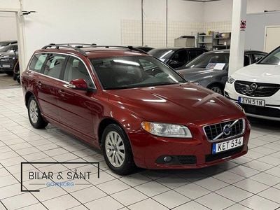 Begagnad Volvo V70 Momentum 163 HK (119 kW) 2011 Röd Kombi