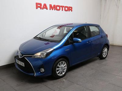 Begagnad Toyota Yaris 75 HK (55 kW) 2015 Blå Halvkombi