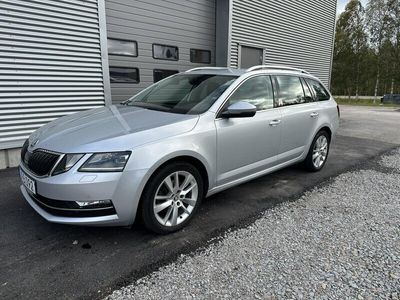 begagnad Skoda Octavia 4x4 DSG/Premium/Drag/Navi