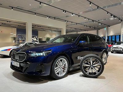 Blå Begagnad 2026 BMW 530e Kombi | 709 900 kr