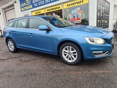Blå Begagnad 2014 Volvo V60 Momentum Kombi | 120 900 kr (Lite dyr)