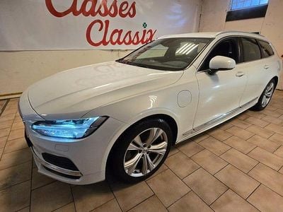 Vitmetalic / pearl Begagnad 2021 Volvo V90 Momentum Kombi | 229 900 kr