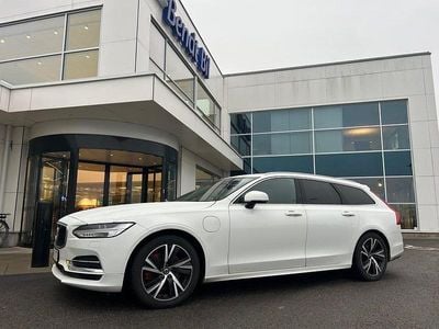 Vit Begagnad 2020 Volvo V90 Momentum Kombi | 269 500 kr (Lite dyr)