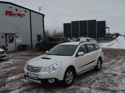Begagnad Subaru Outback 150 HK (110 kW) 2011 Vit Kombi