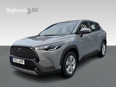 Begagnad Toyota Corolla Cross 140 HK (102 kW) 2023 Grå SUV