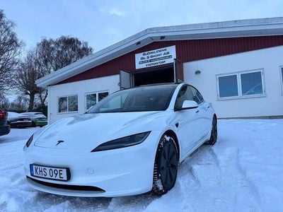 Vit Begagnad 2024 Tesla Model 3 Long Range AWD Sedan | 474 000 kr (Dyr)