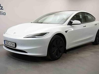Vit Begagnad 2024 Tesla Model 3 Standard Range Sedan | 419 900 kr (Dyr)