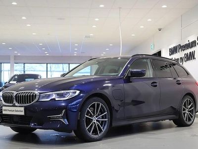 Begagnad BMW 330e Luxury Line 184 HK (135 kW) 2020 Blå Kombi