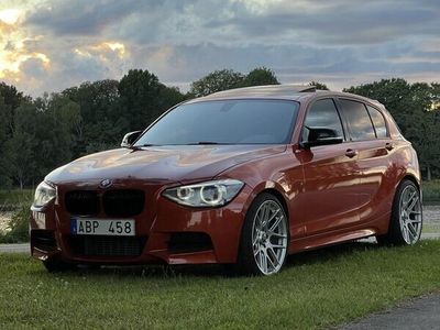 begagnad BMW M135 i xDrive Steg 2 400hk |Taklucka |H/K