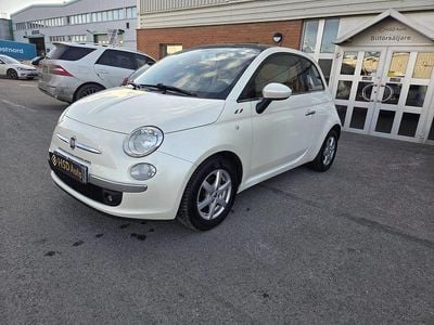 Begagnad Fiat 500 Lounge 69 HK (50 kW) 2012 Vit Halvkombi