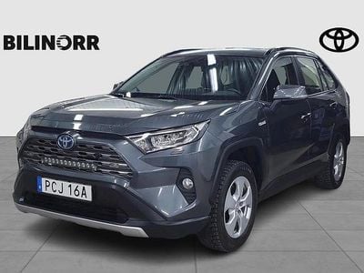 Mörkgrå Begagnad 2021 Toyota RAV4 Hybrid Active SUV | 309 900 kr (Lite dyr)