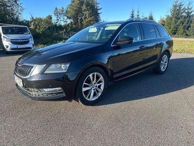 Begagnad Skoda Octavia 131 HK (96 kW) 2019 Gul Kombi