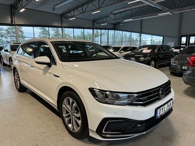begagnad VW Passat Sportscombi GTE Kamera Drag Lågmilare Euro