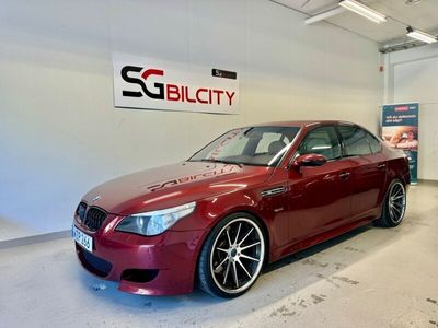 Röd Begagnad 2005 BMW M5 Sedan | 499 900 kr (Dyr)