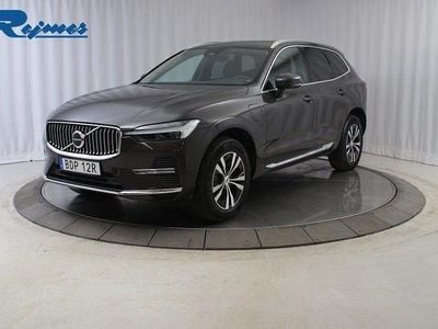 Platinum grey metallic Begagnad 2025 Volvo XC60 Core SUV | 467 900 kr (Bra pris)