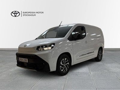 Vit Begagnad 2024 Toyota Proace City City Minibuss | 399 900 kr (Lite dyr)