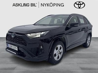 Svart Begagnad 2022 Toyota RAV4 Hybrid Style SUV | 377 000 kr (Marknadspris)