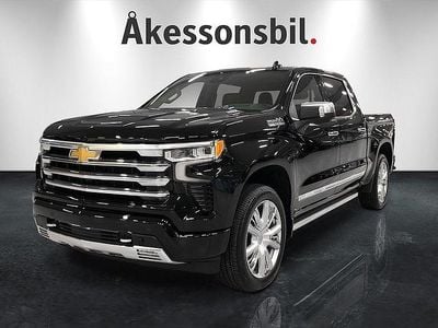 Ny Chevrolet Silverado 2025 Silver Sedan