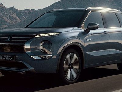 Ny 2025 Mitsubishi Outlander Invite SUV | 599 900 kr