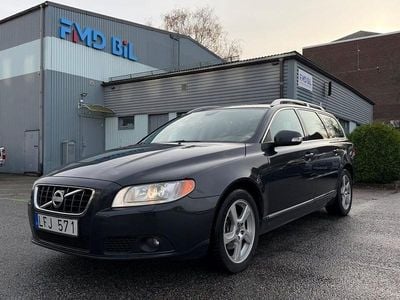 Grå Begagnad 2011 Volvo V70 Summum Kombi | 94 700 kr (Marknadspris)