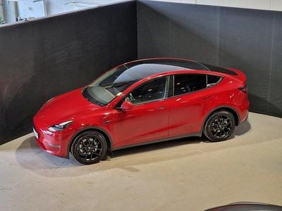 Begagnad Tesla Model Y Long Range AWD 378 kW (514 HK) 2022 Röd SUV
