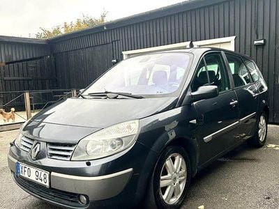 Mörkgrå Begagnad 2005 Renault Grand Scénic II Minibuss | 19 900 kr