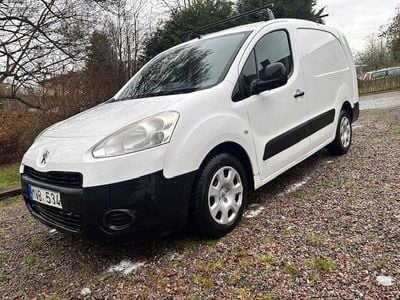 Begagnad Peugeot Partner 90 HK (66 kW) 2012 Vit Minibuss