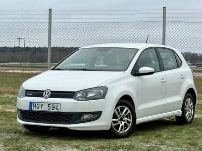 Vit Begagnad 2011 VW Polo Halvkombi | 69 900 kr (Marknadspris)