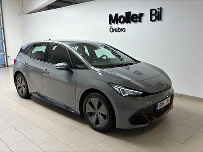 Ljusgrå (vapor grey) Begagnad 2023 Cupra Born Halvkombi | 259 900 kr (Marknadspris)