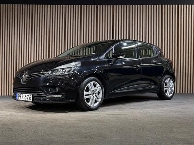 Begagnad Renault Clio IV Zen 90 HK (66 kW) 2017 Svart Halvkombi