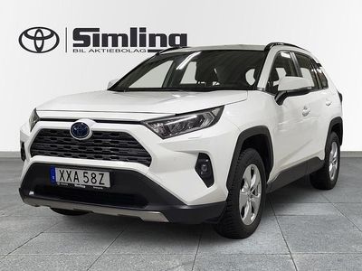 Vit Begagnad 2022 Toyota RAV4 Hybrid Active SUV | 339 900 kr (Marknadspris)