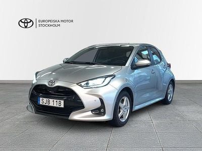 Silver Begagnad 2024 Toyota Yaris Hybrid Halvkombi | 249 900 kr (Lite dyr)