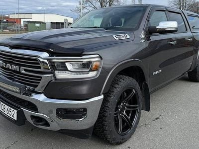 Begagnad Dodge Ram 402 HK (295 kW) 2019 Grå (mörkgrå) Pickup
