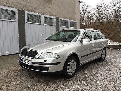 Begagnad Skoda Octavia 116 HK (85 kW) 2005 Mörkgrå Kombi