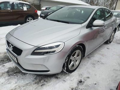 Begagnad Volvo V40 Momentum 120 HK (88 kW) 2018 Silver