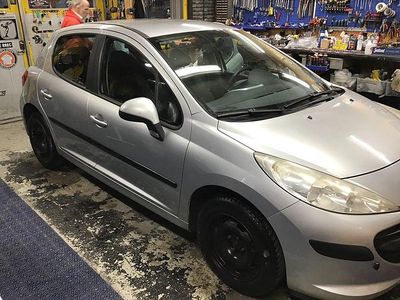 Grå Begagnad 2009 Peugeot 207 Halvkombi | 35 000 kr (Lite dyr)