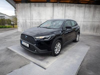 Begagnad Toyota Corolla Cross Active 198 HK (145 kW) 2023 Svart SUV