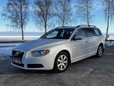 Begagnad Volvo V70 163 HK (119 kW) 2013 Vit Kombi
