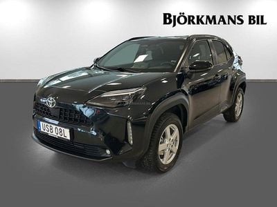 Begagnad Toyota Yaris Cross Active 92 HK (67 kW) 2024 Svart SUV