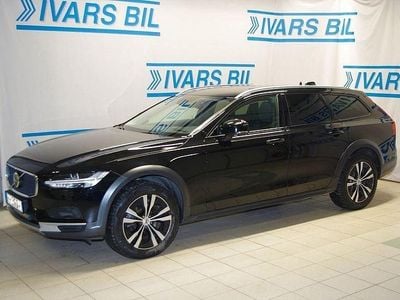 Svart Begagnad 2020 Volvo V90 CC Momentum Kombi | 279 000 kr (Marknadspris)
